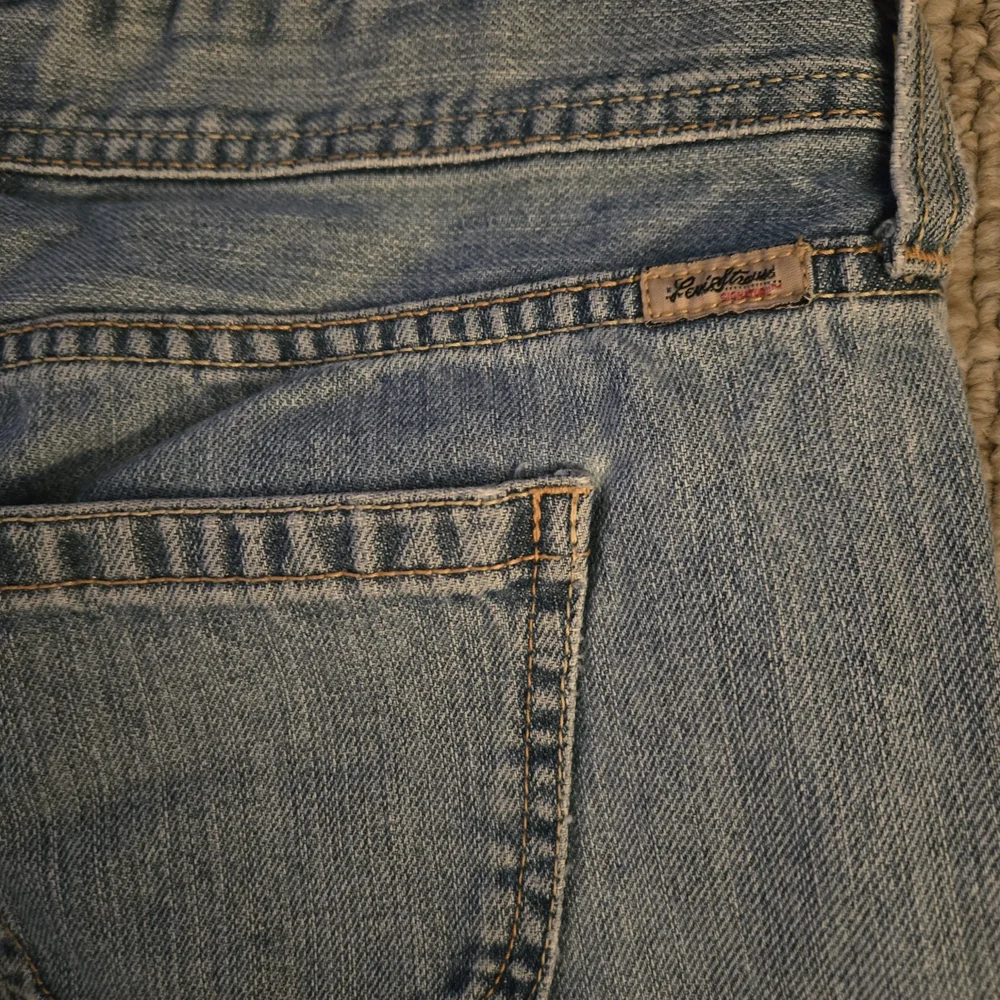 Levi's Light Blue Relaxed Jean Capris with Floral Embroidery - Picture 7 of 9